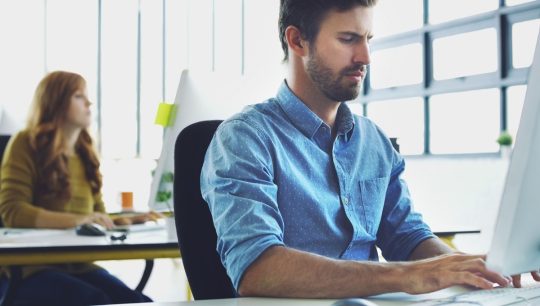 Regreso a la oficina: cómo revertir el teletrabajo con respaldo legal